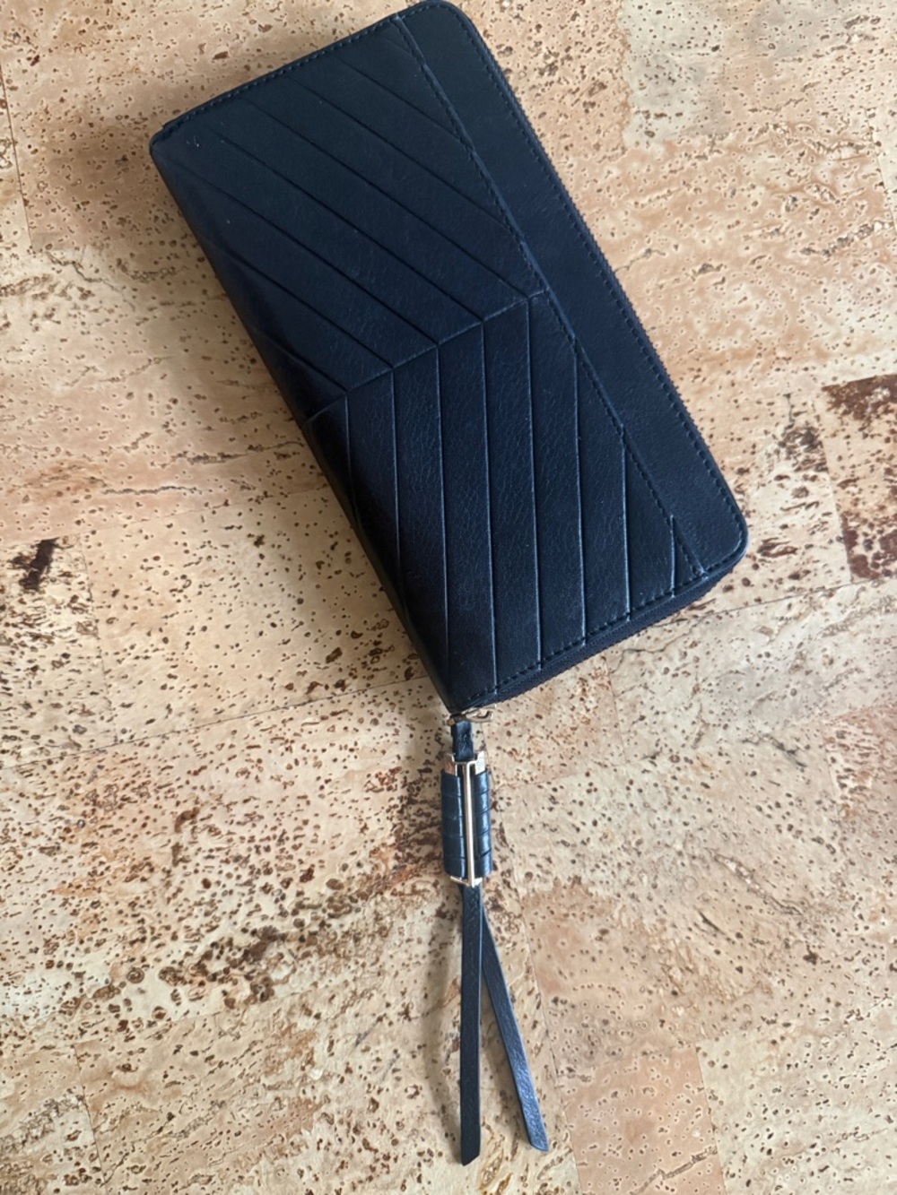 Stella & Dot Black Quilted Zip Wallet